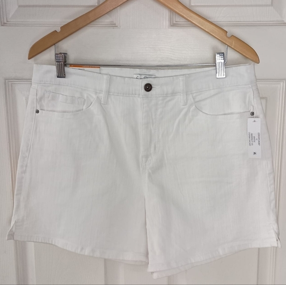 NWT JESSICA SIMPSON SIDE SLIT DENIM SHORTS IN WHITE SIZE 12 - Picture 5 of 9